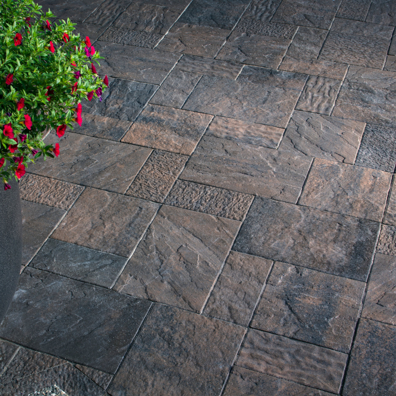 BELGARD - RIVER ROCK PAVER