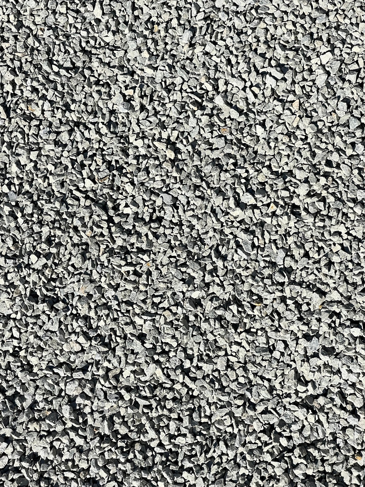 1/2" BASALT / GRANITE GRAVEL